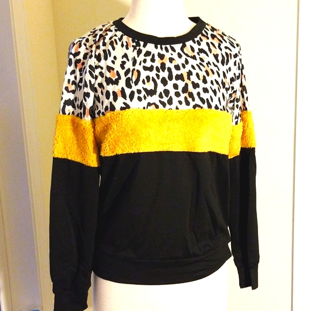 ⭐Suvimuga ⭐💛Yellow & Black Leopard Color Block Top - Picture 3 of 8